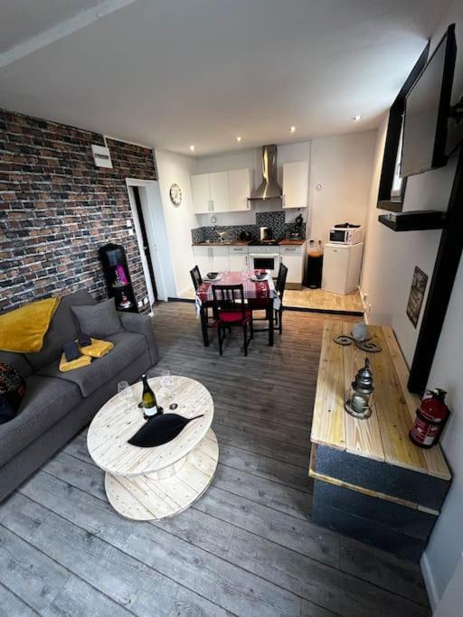 Chez Rose Apartment Олт Екстериор снимка